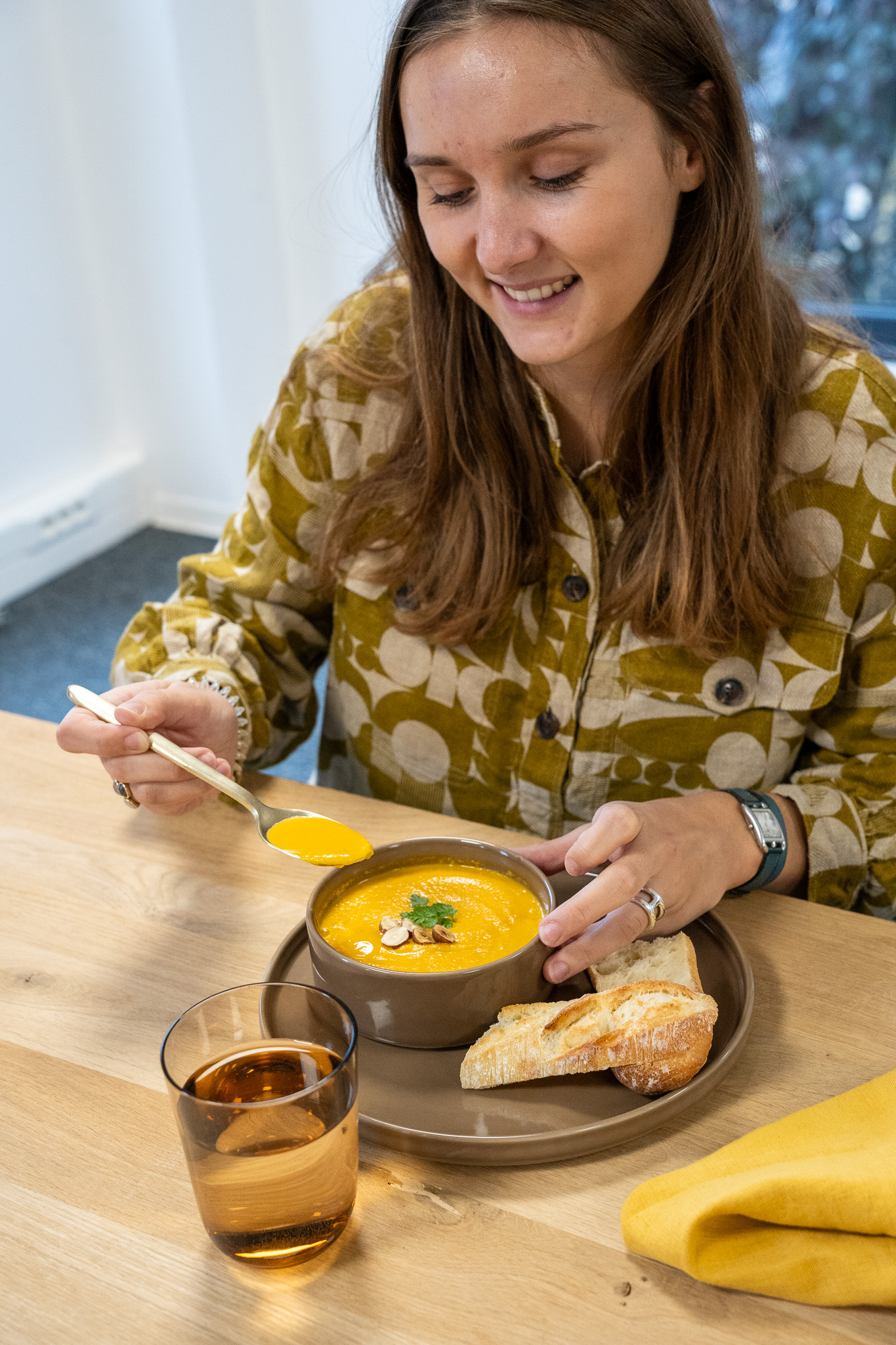 Bar à soupes avec veloutés de carotte et butternut